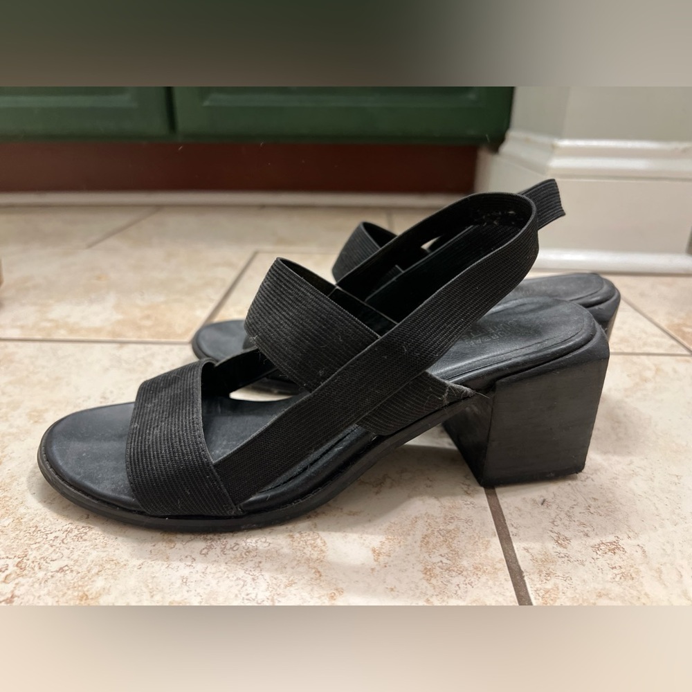 Black urban outfitters short chunky heels size 8